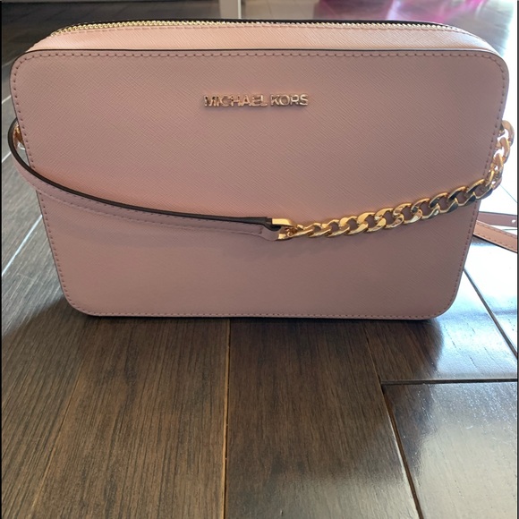 MICHAEL Michael Kors
Jet Set Large Soft Pink EW Crossbody - Picture 3 of 6
